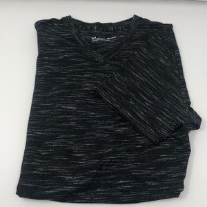 Under Armor V-Neck Medium